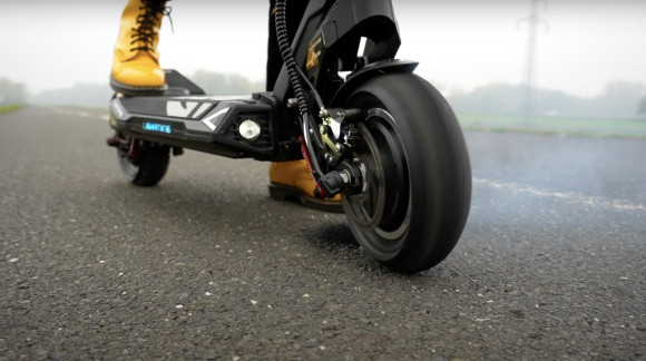 Bluetran Lightning review: Impresses by its lightning speed